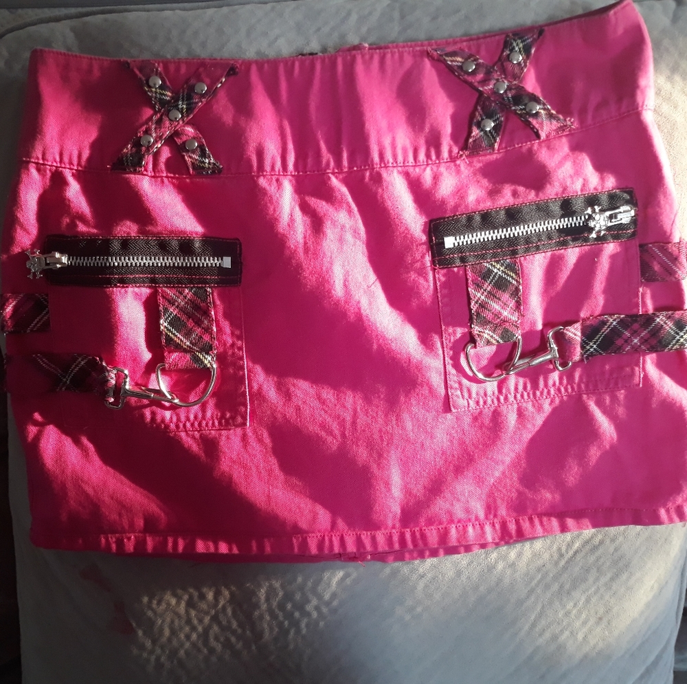 Fuchsia pink Trip NYC skirt